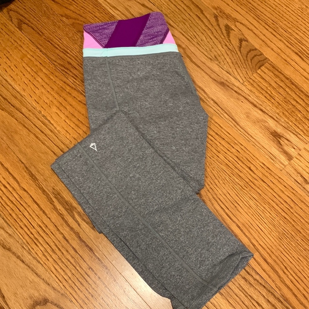 Ivivva leggings (brand created by Lululemon for kids).
